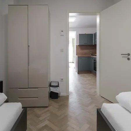 Moderne Erdgeschoss Apartment