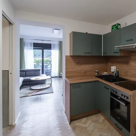 Moderne Erdgeschoss Apartment